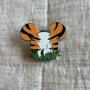 Disney Pins— Shere Khan blind box pin